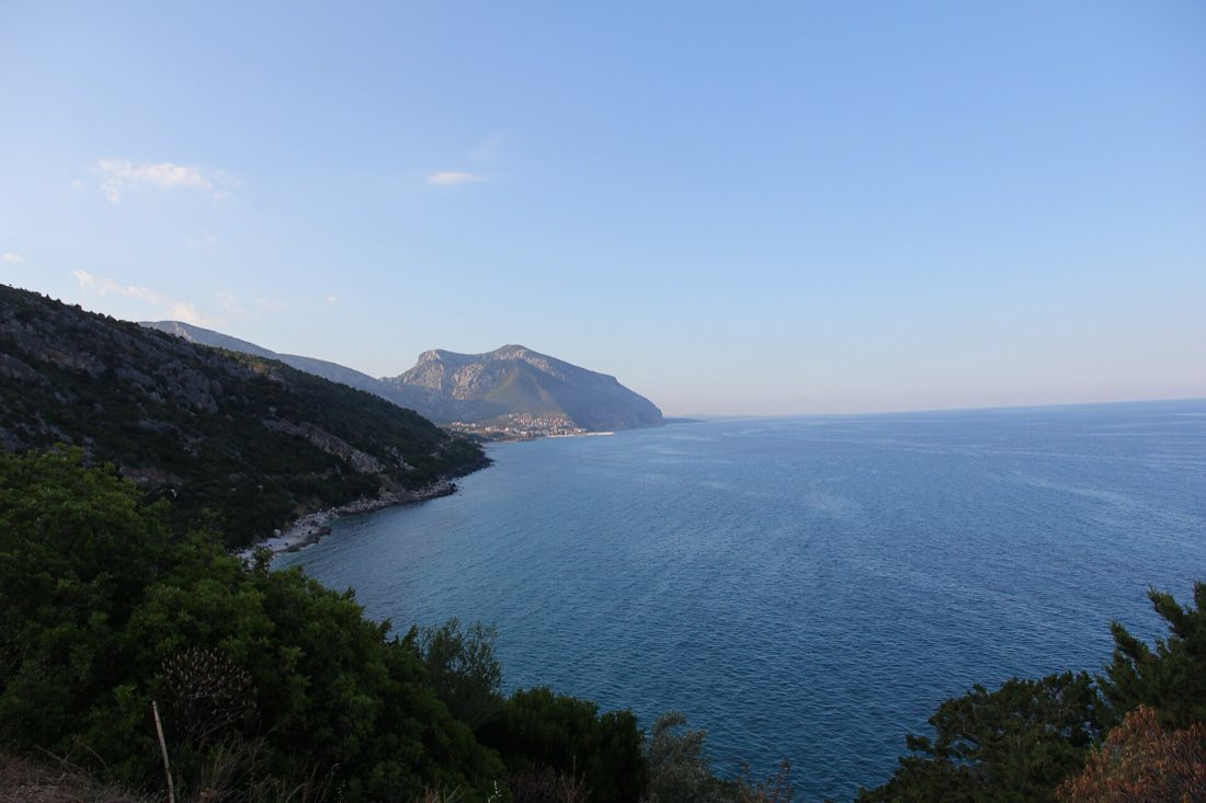 Golfo di Orosei — útesy a zátoky na východním pobřeží